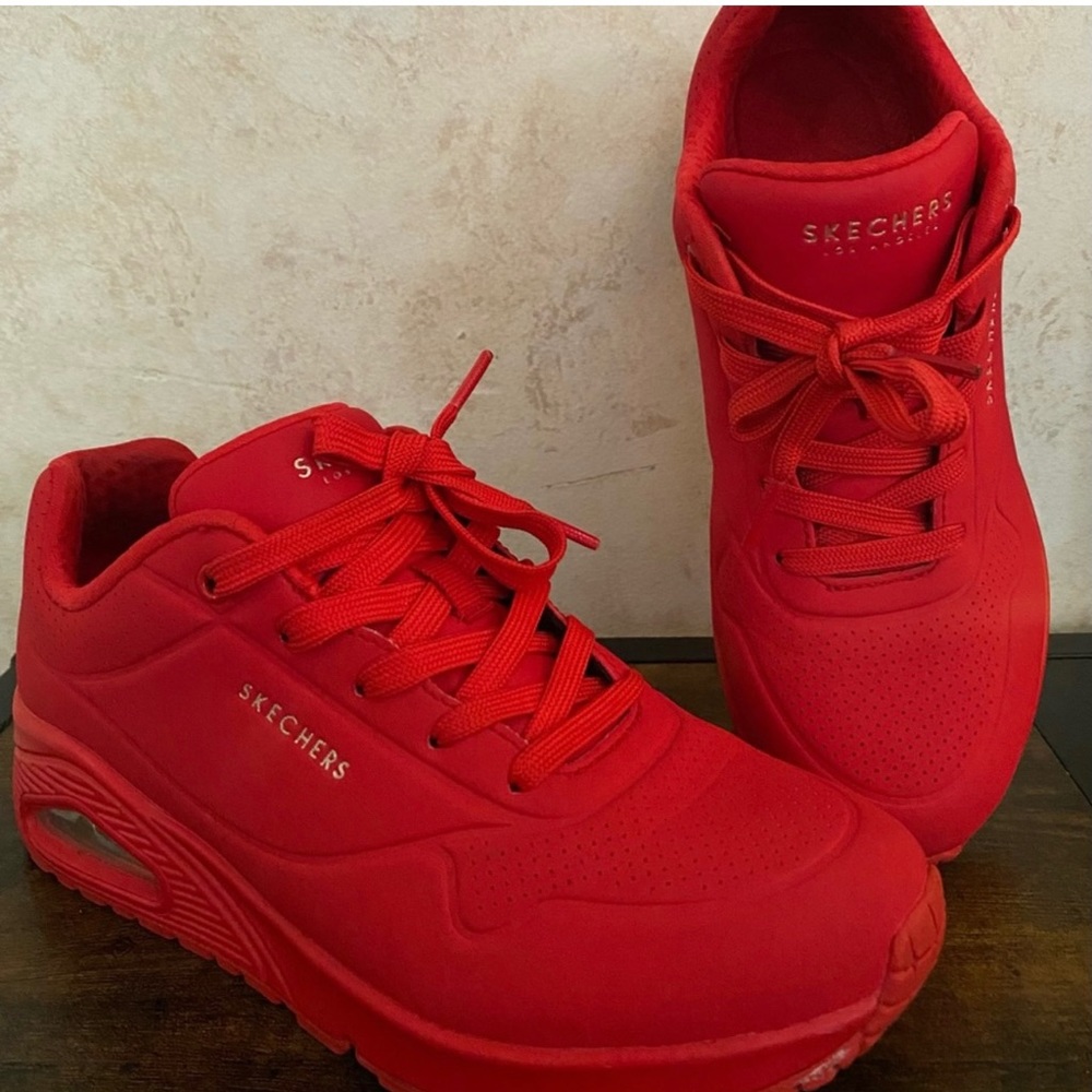 Skechers